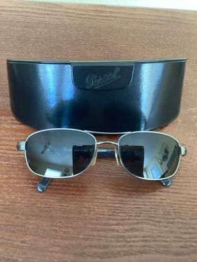 Persol 2243-S 513/58 Polarized Aviator Sunglasses - Silver / Black Frame & Case